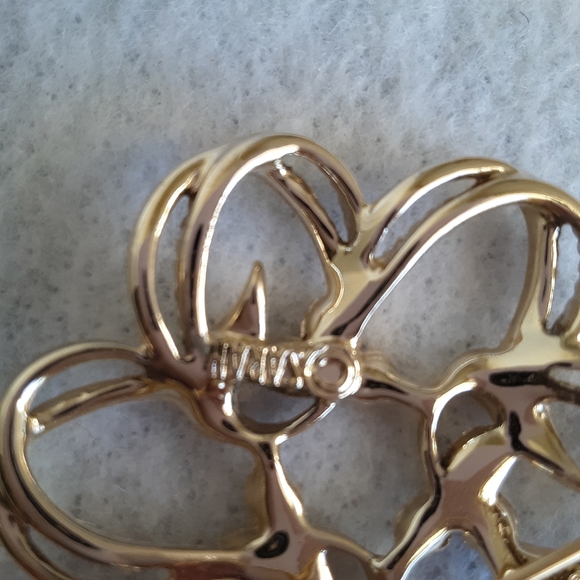 Retro pin, brooch.  Gold tone swirl. Vintage about 1974-75. - Picture 6 of 8